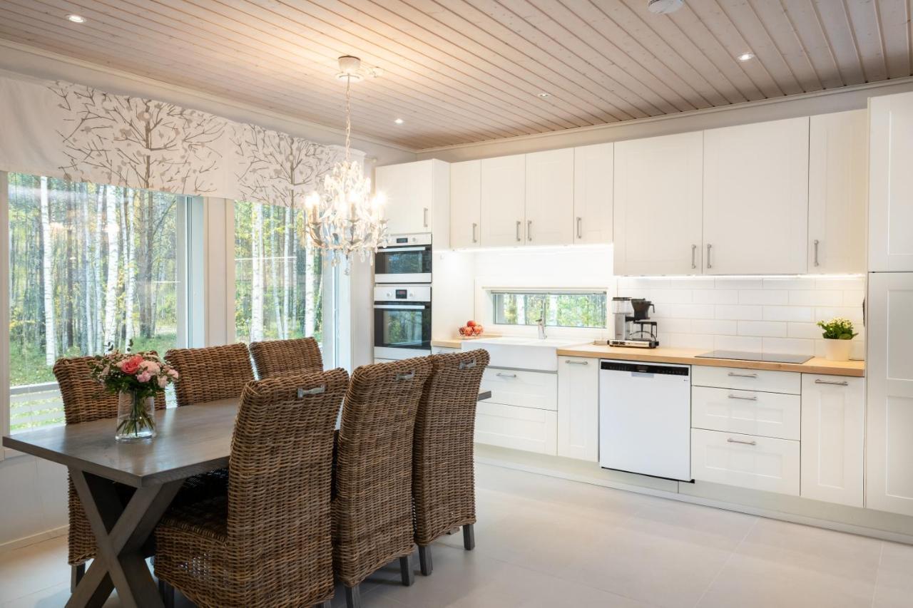 Luxurious Villa Kinos With Jacuzzi Rovaniemi Buitenkant foto